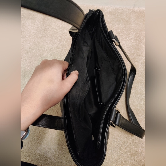 Leather Giani Bernini Handbag - Picture 3 of 3